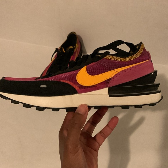Nike Waffle One Active Fuchsia - Picture 2 of 4